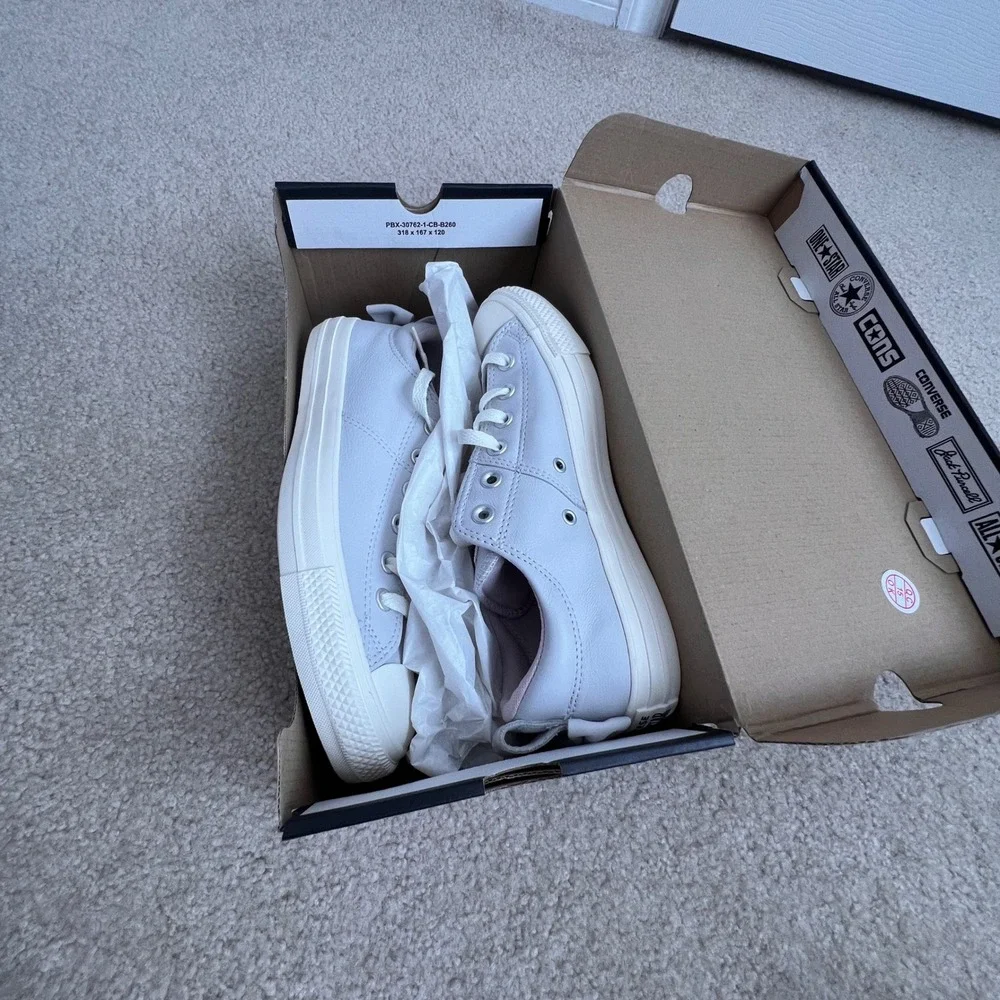 New Converse All Star Leather Low Top Sneakers‎ Bow Back Detail Women's Size 9 - Picture 9 of 9